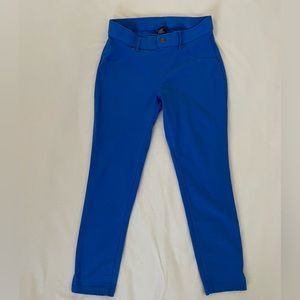 HUE BLUE CAPRI PANTS